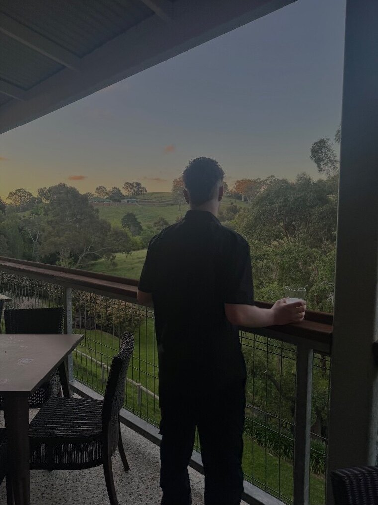 discreet aussie banner image
