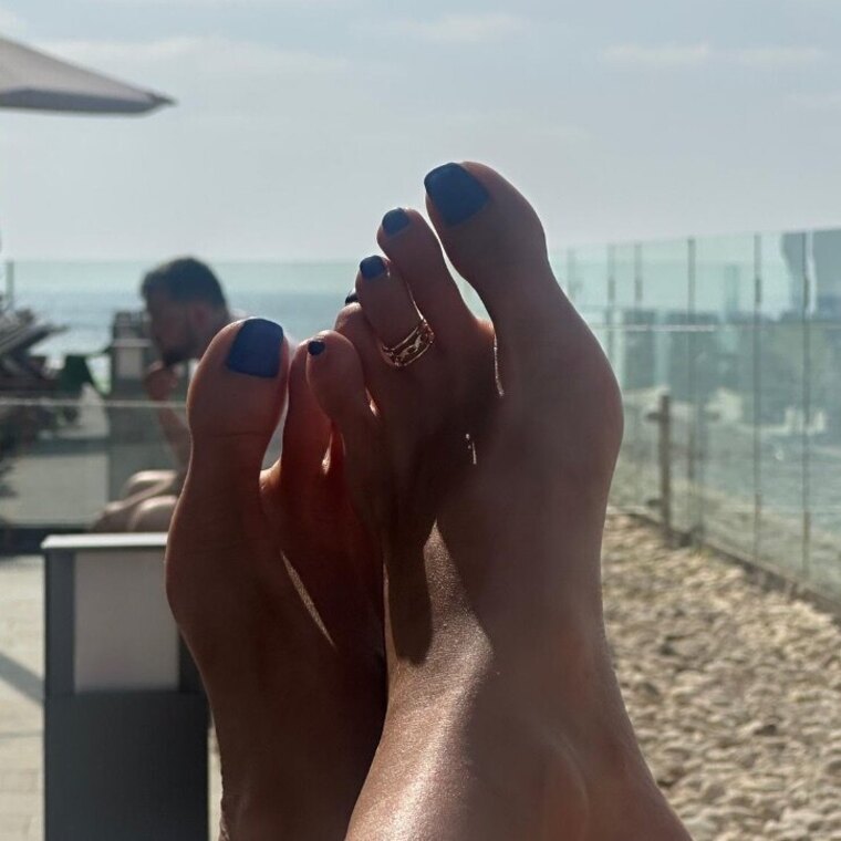 Domina Kate • Feet 👣 cover image