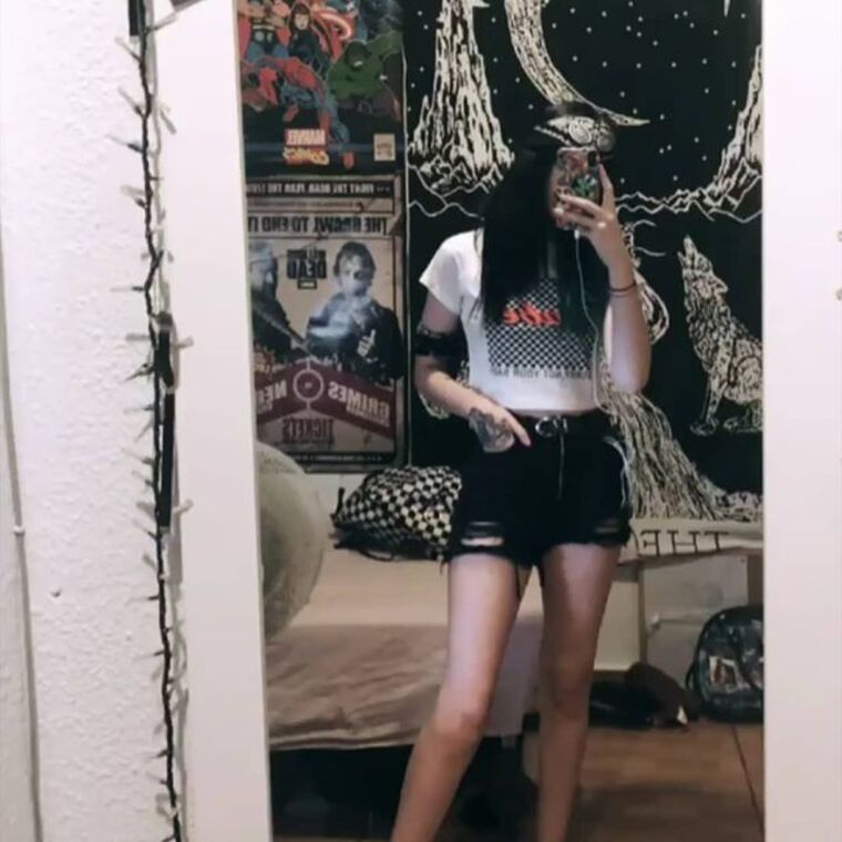 Larahorrowegirls banner image