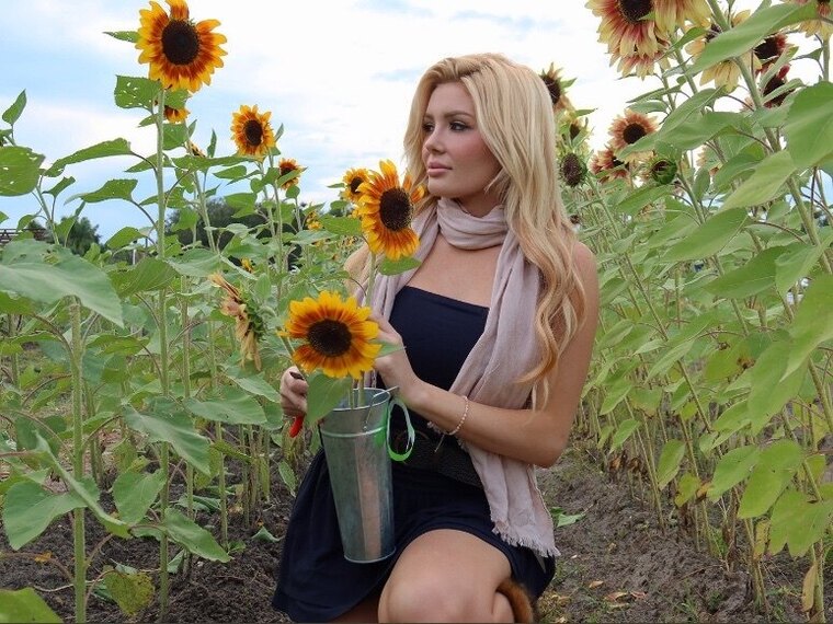 Elaina Vice cover image