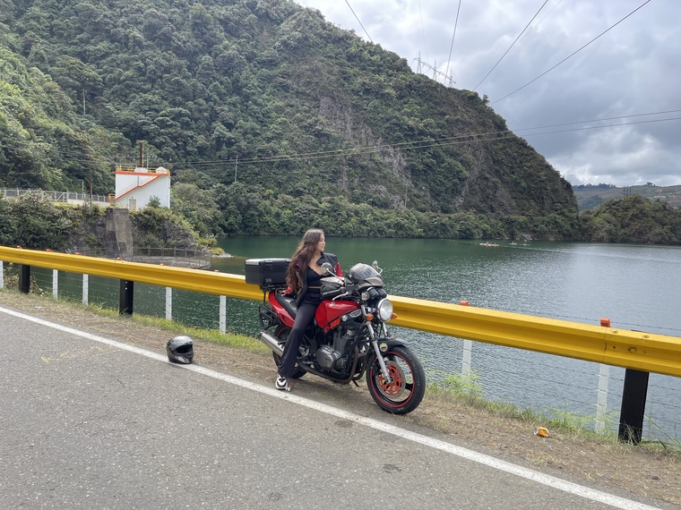 Ela Lozano banner image