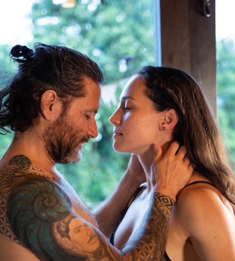 Hannah & Jose - cover image