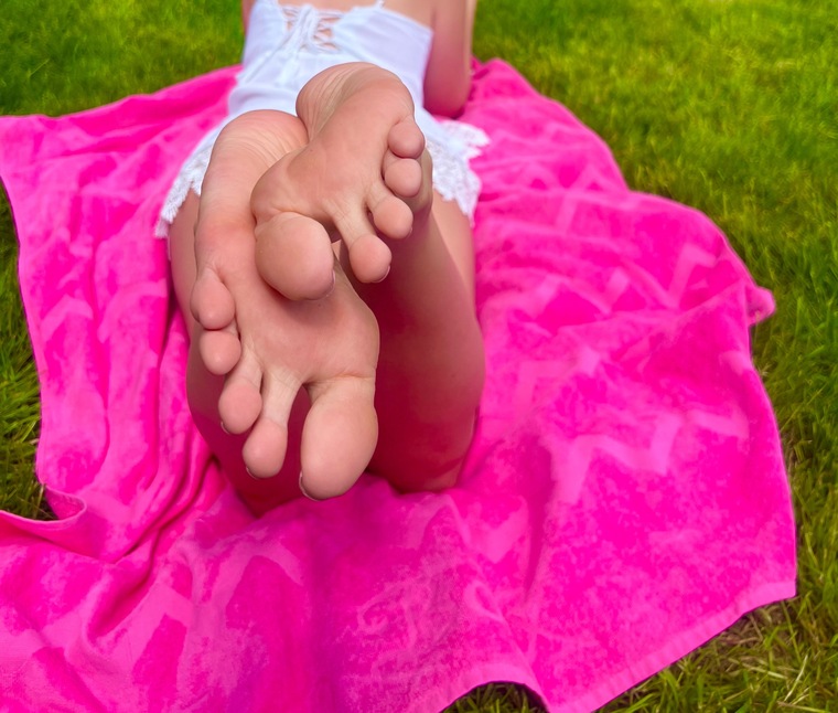 Elegant and classy feet cover image