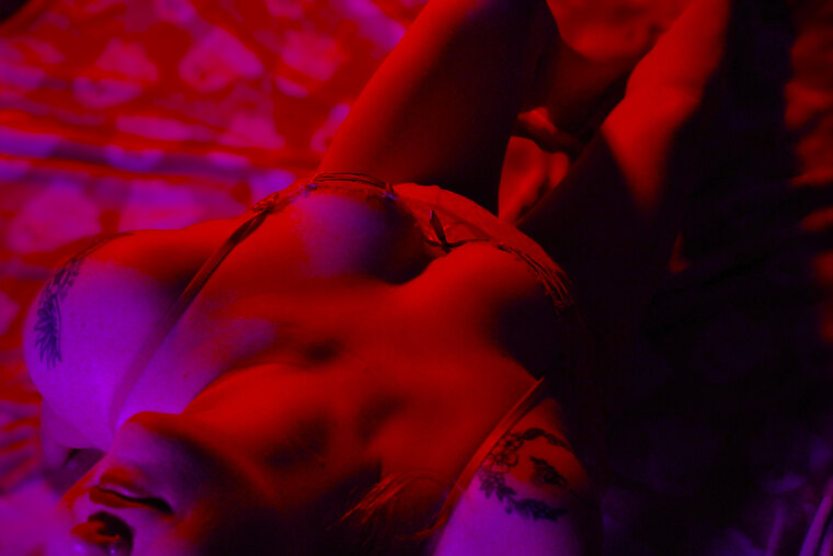 Eliza Brookes 🍑 cover image