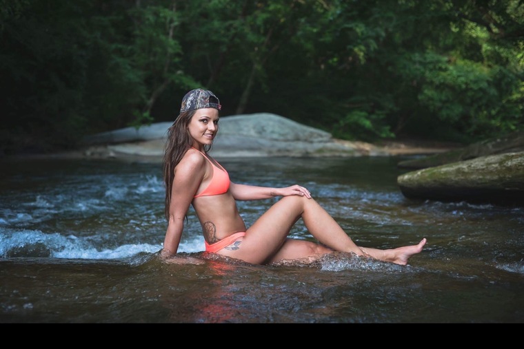 Lizzie Lou 🌻 banner image