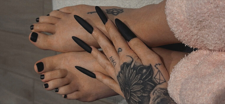 EllaDeVeaux banner image