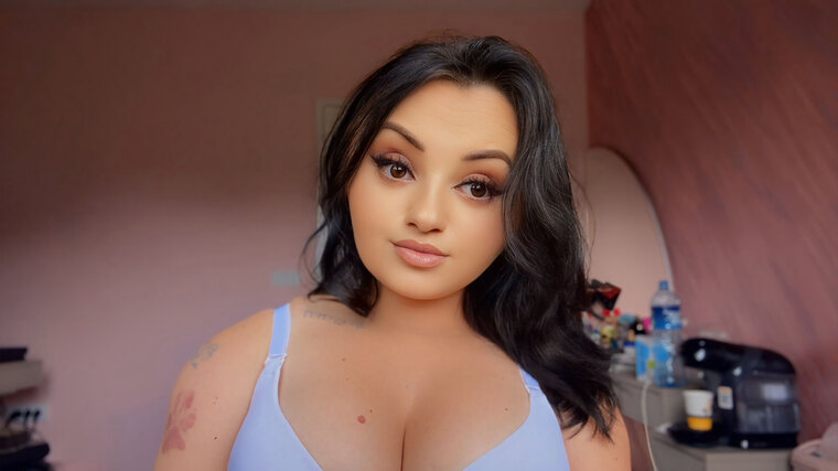 Ella 🎀 cover image