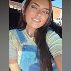 Ella Nichole avatar