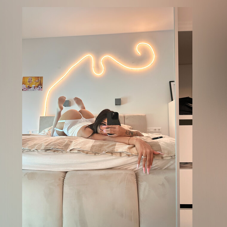 Ella🪽 cover image