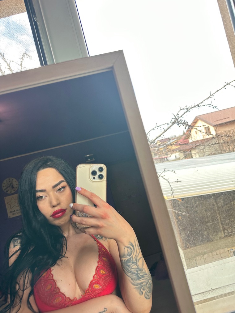 Ella xHilton banner image