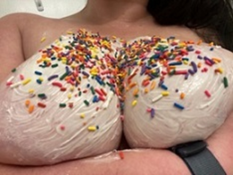 Elle Baker banner image