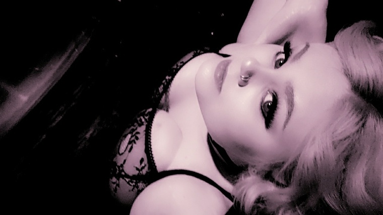 Elle Murrie cover image