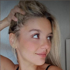 Ellie 🌹 avatar