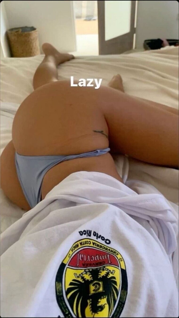 Elliecakesss😈 cover image