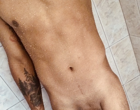 misael s🐍 cover image