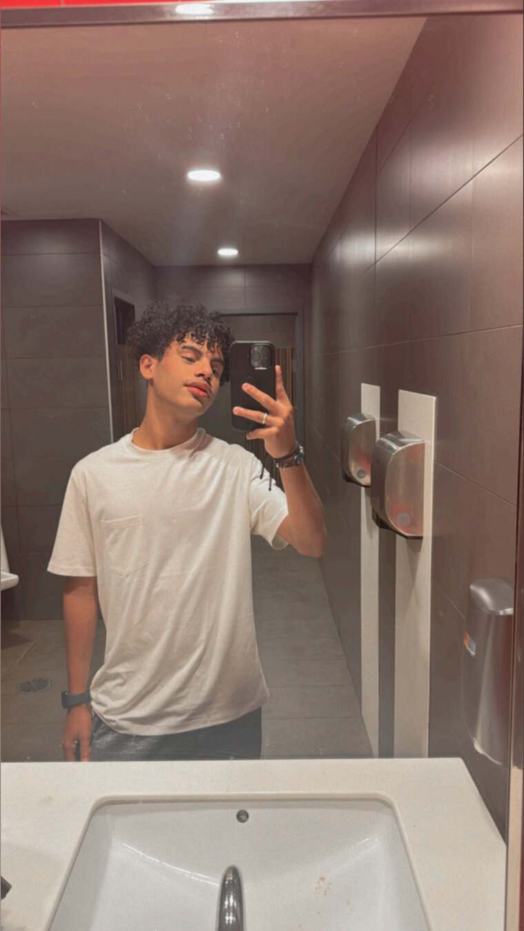 elmulatico🧑🏽🦱 cover image