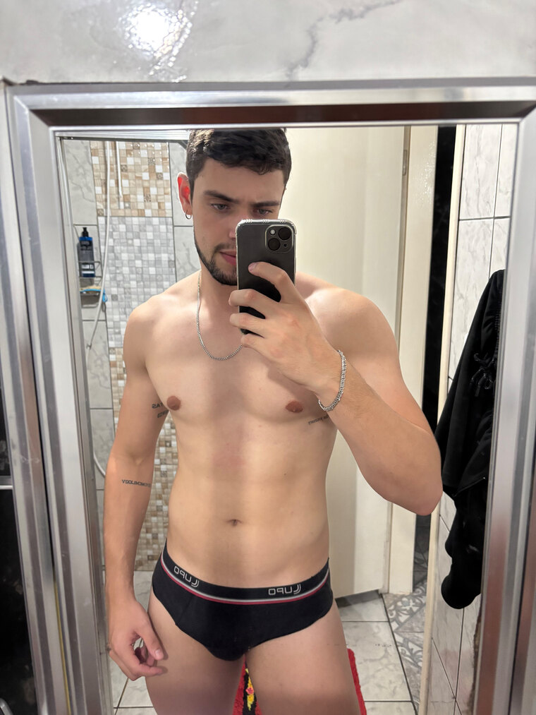 Vitor cover image