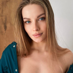 Emily Lacey 🔝 avatar
