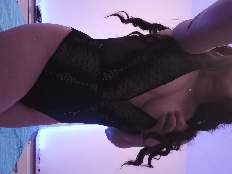 Emily Vázquez banner image