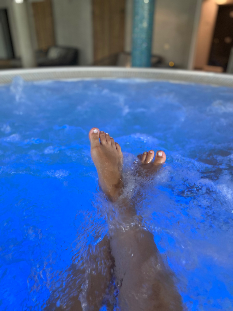Emso sexy feet cover image
