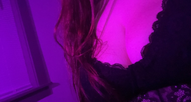 Emily🦋 cover image