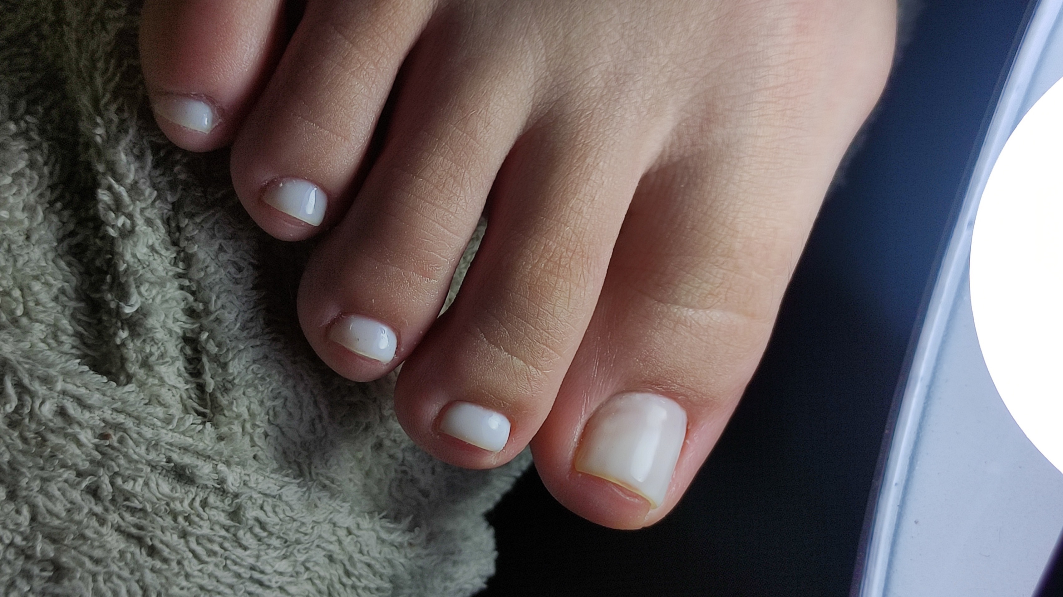 Enmssel_Feet banner image