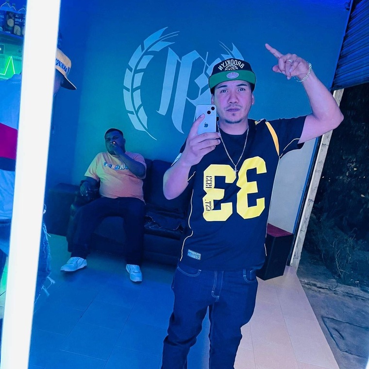 Erick Llanas banner image