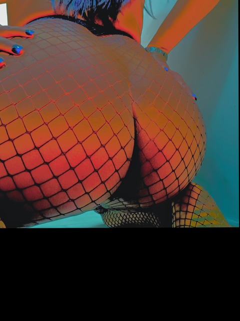 baby brunette 🔞💋💦🍑 cover image