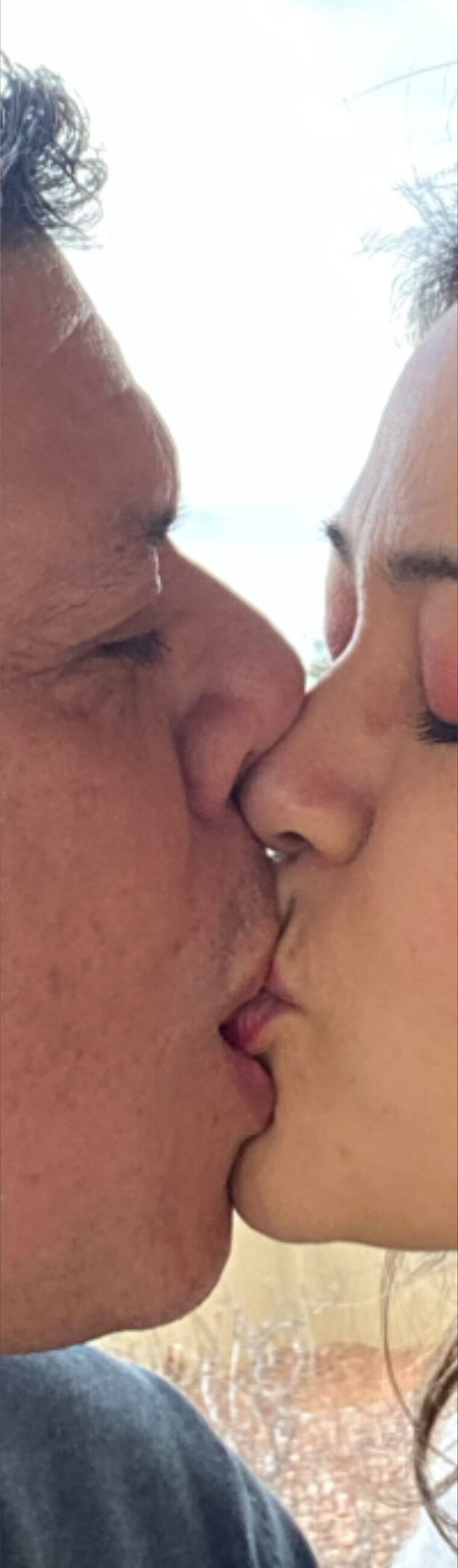 Esposos calientes banner image