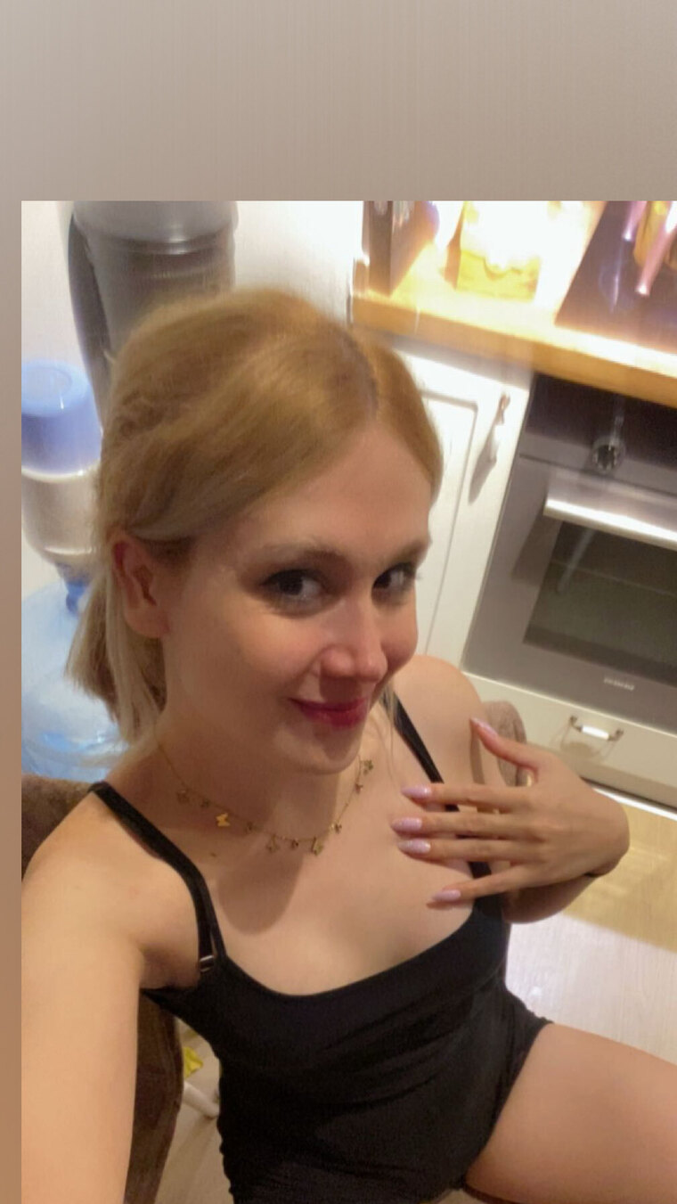 EssieWhisperAsmr cover image
