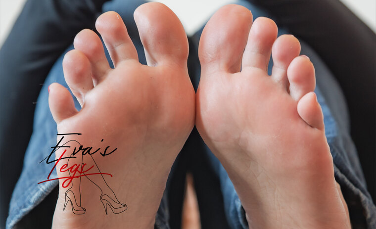 Eva's Legs banner image