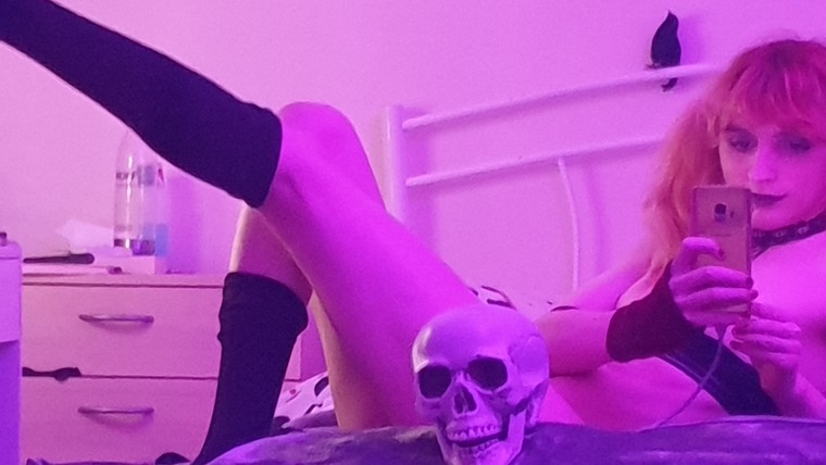 Evie Enby banner image
