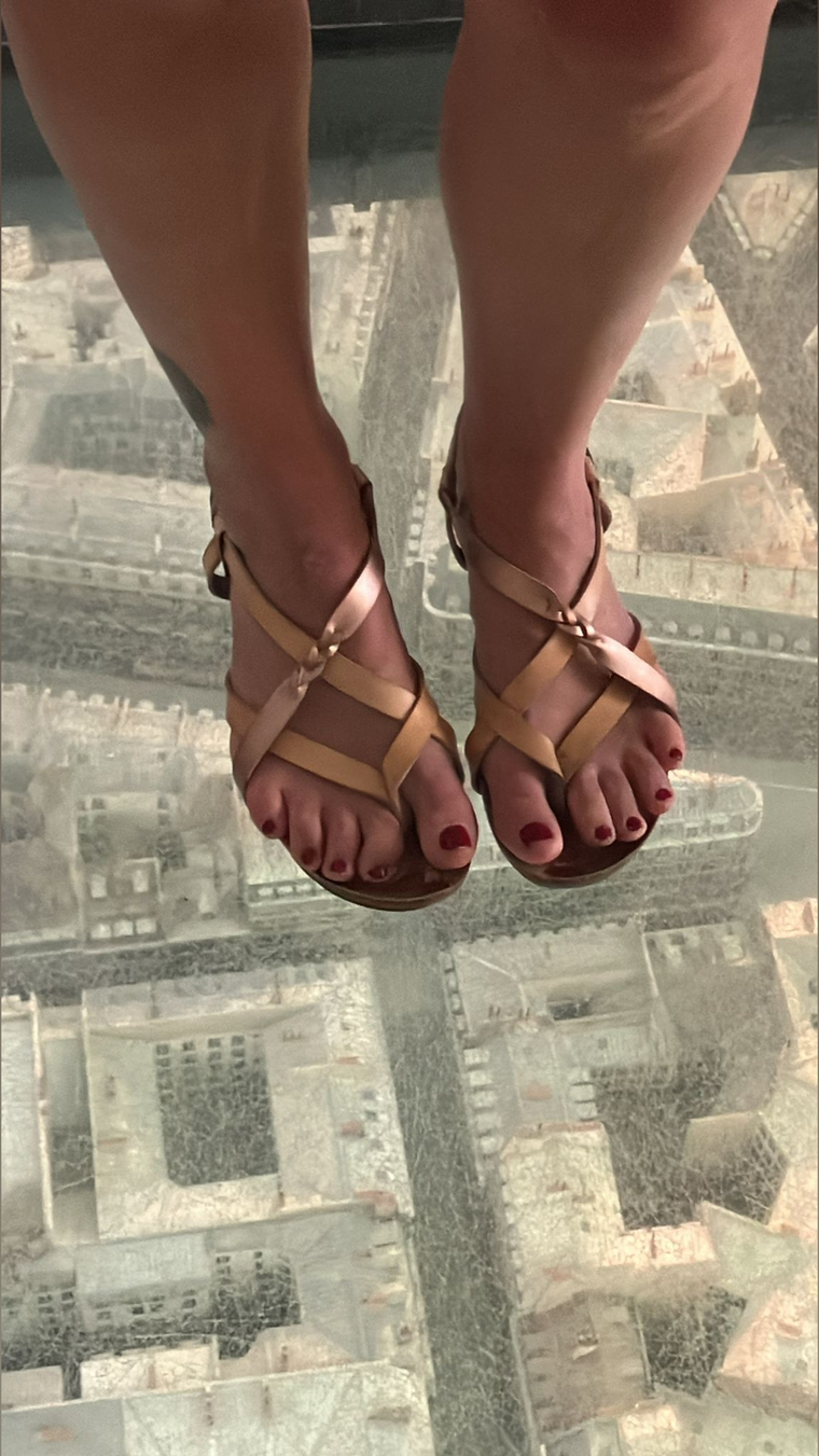 ExecutiveFeet cover image