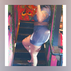Monique B avatar