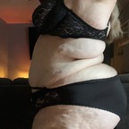 Fat Feet, thicc thighs, and blue eyes avatar