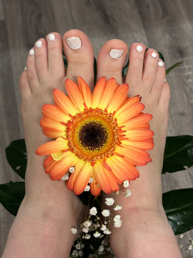 Feet.malinka cover image