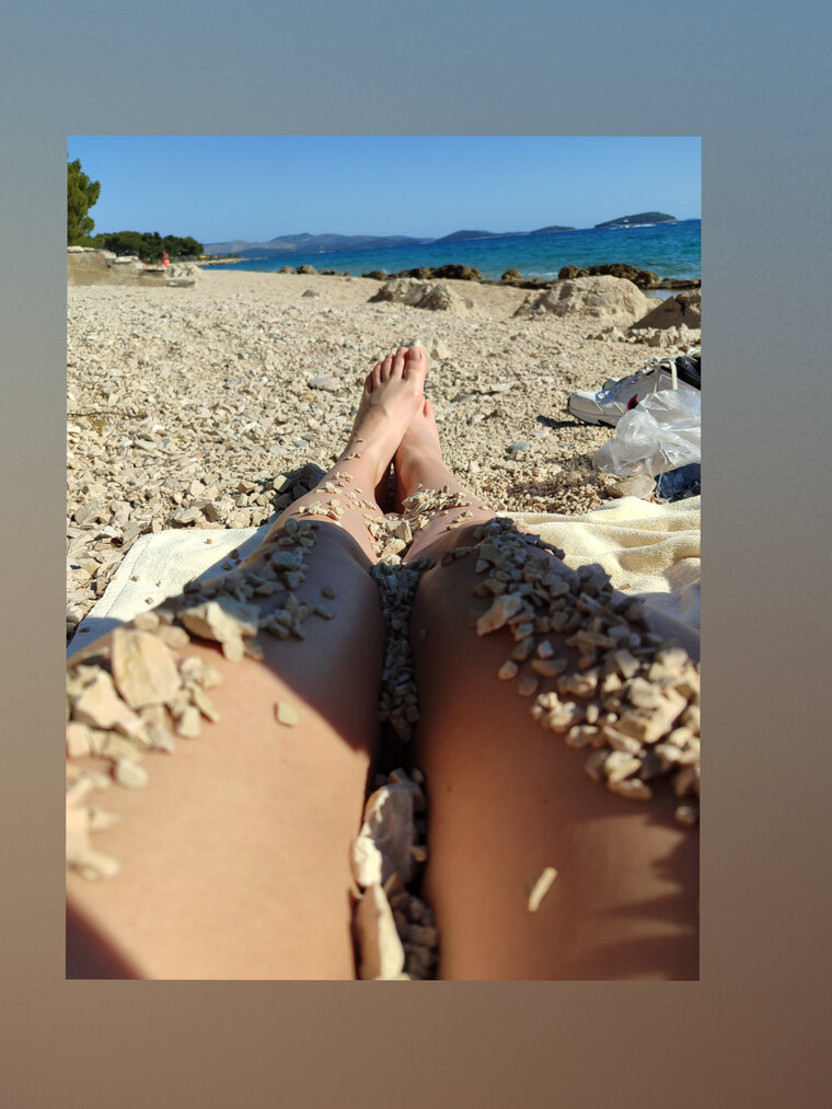 Feet and Knees banner image