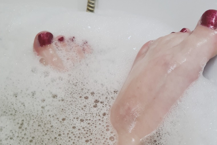 Barefoot Brunette cover image