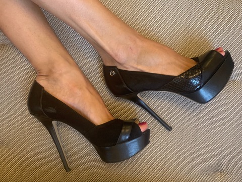 Maya’s Feet cover image