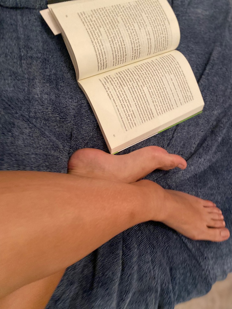 Feets cover image