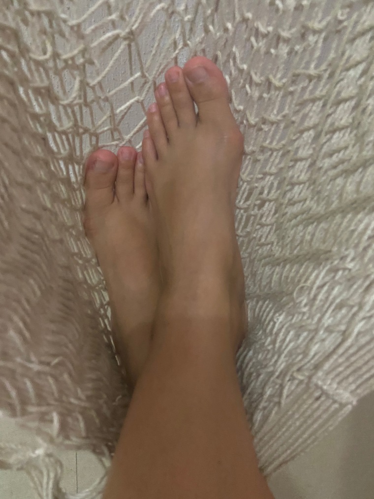 Feet and chill banner image