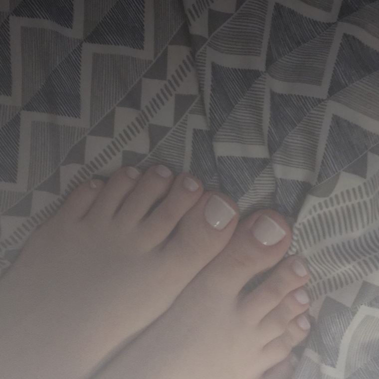 Brazilian feet 💚💛 cover image