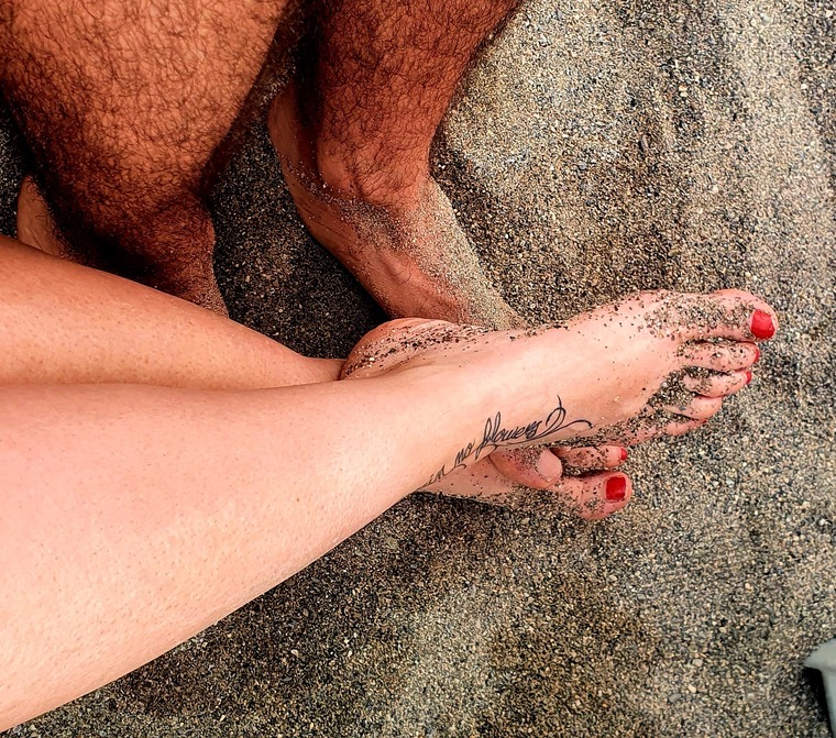 Feetcouple8893 cover image