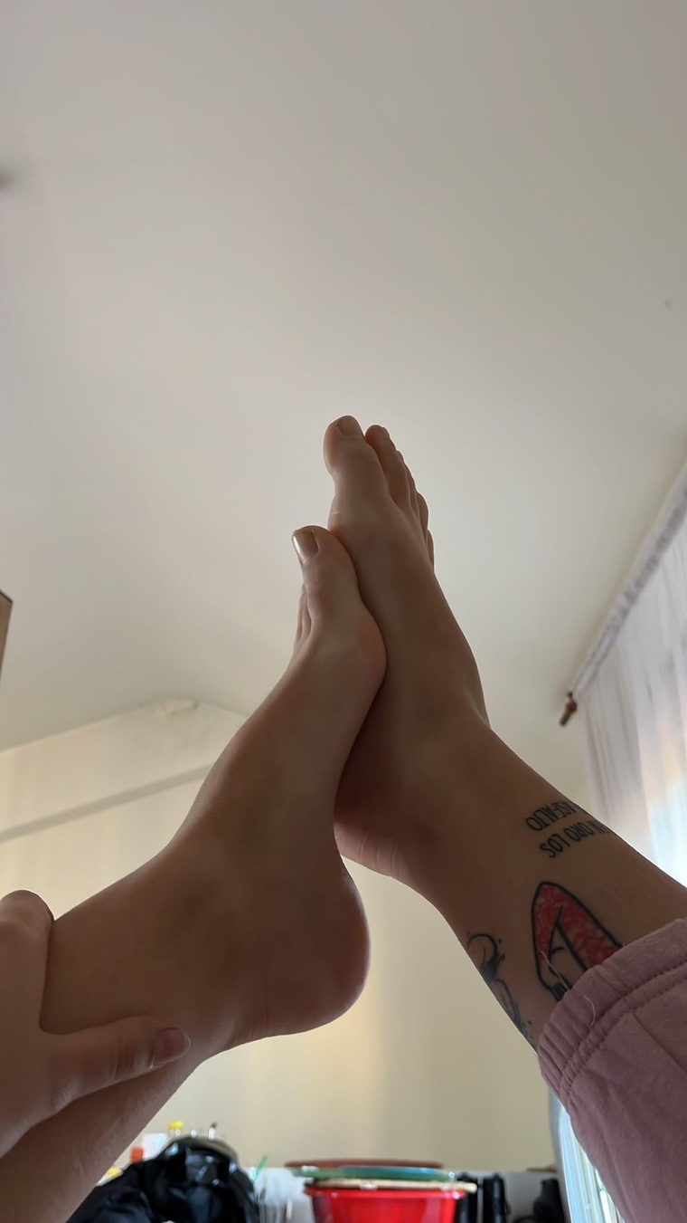 Natasha &amp; Amanda🦶🏻🔥 cover image