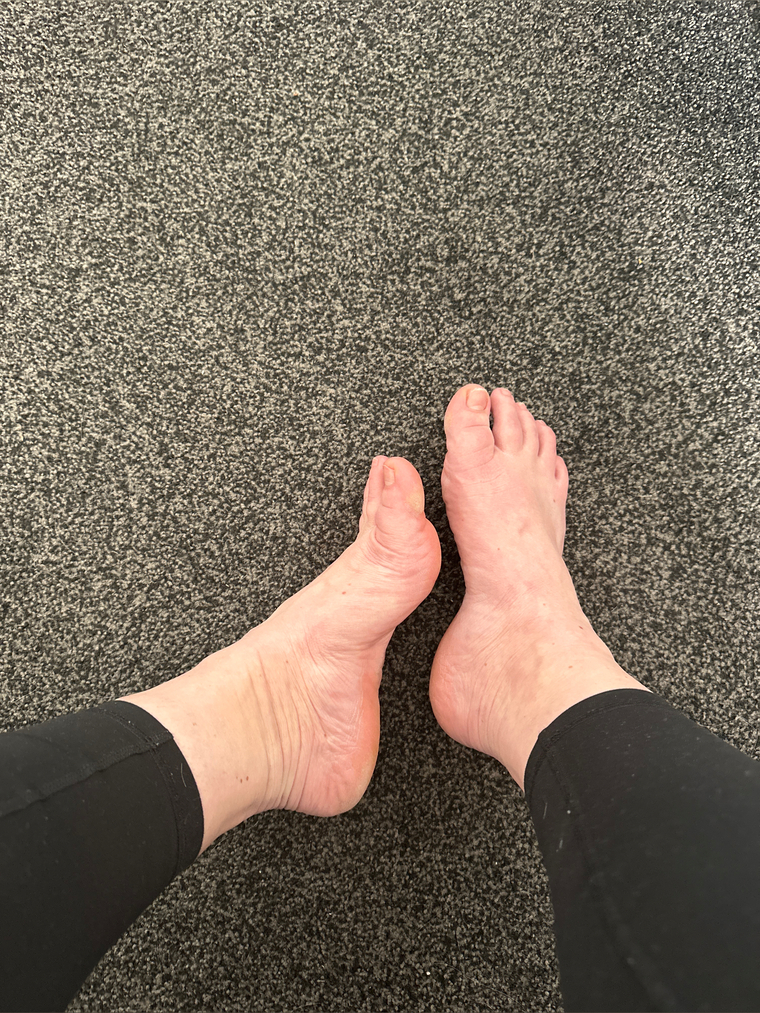 Feet goddess 🦶🏼❤️🦶🏼 cover image