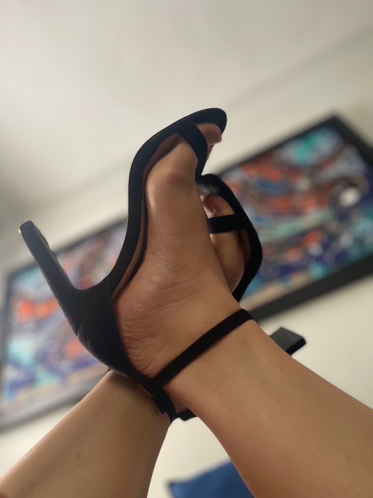 Petite Feet cover image