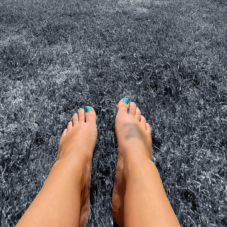 feetishsh👣 cover image
