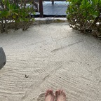 You barefoot girl avatar
