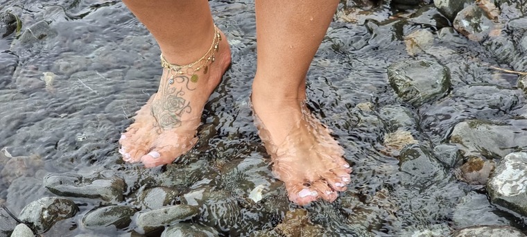 Feet love 81 cover image