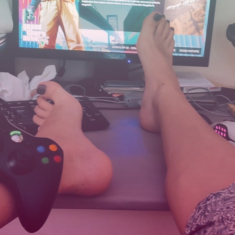 FeetLoveGaming cover image